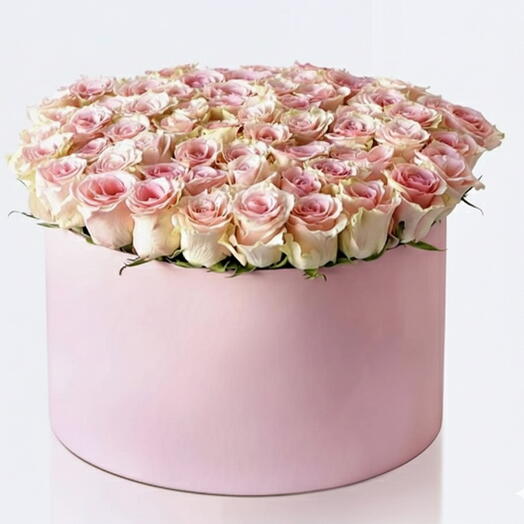 Коробка из 50 розовых роз