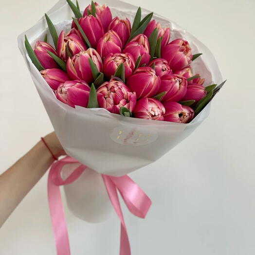 Композиция из нежно-розовых тюльпанов