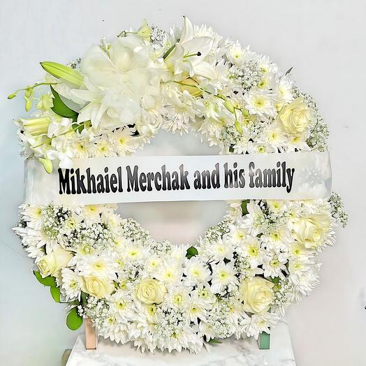 Венок из белых цветов - 3934