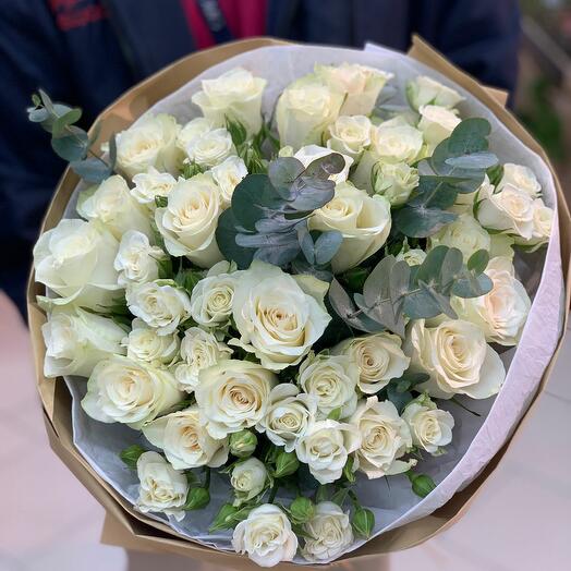 Classic white roses bouquet