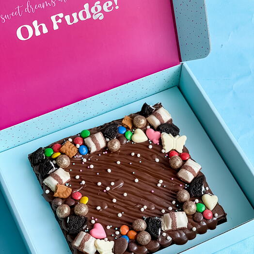 Насыщенная шоколадом плитка брауни