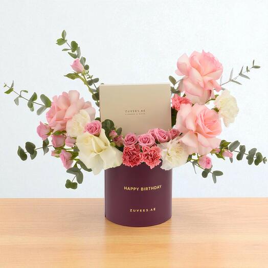 Коробка шоколадных конфет Blushing Delight ко дню рождения Bloom