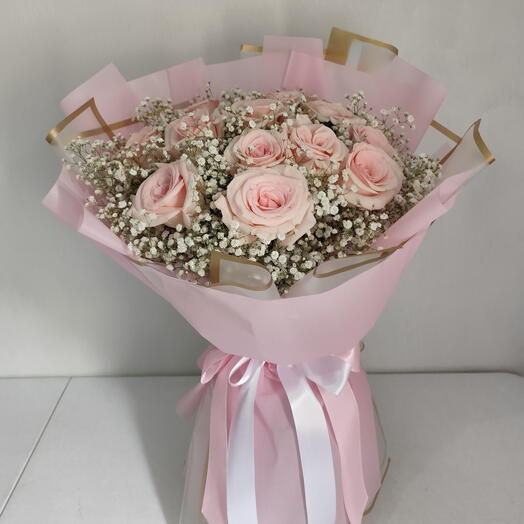 Luxurious and Premium 10 Pink Roses Bouquet