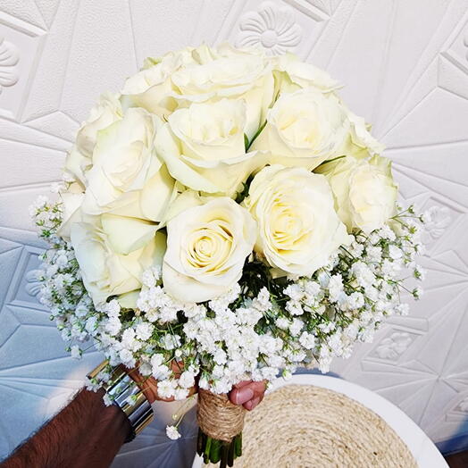 20 white roses