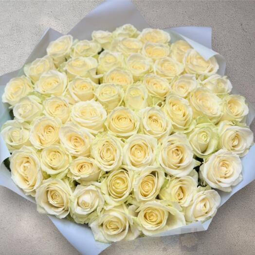 Ramo de 51 rosas blancas premium