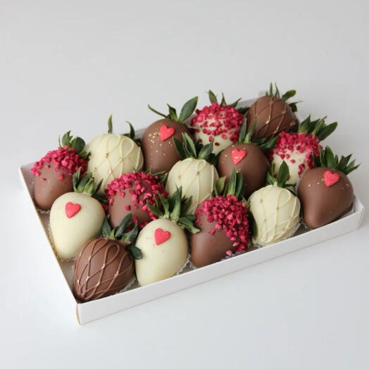 Luxury Chocolate-Dipped Strawberry Box