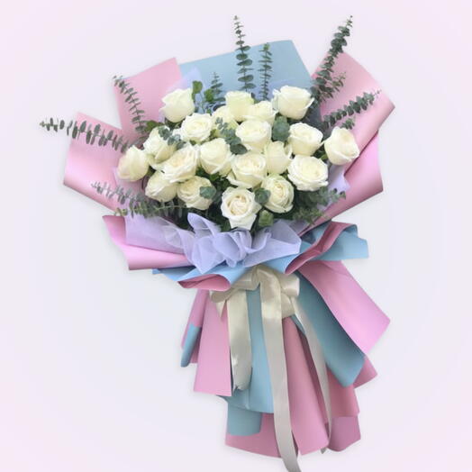 Pure Elegncewhitered: 20 white roses