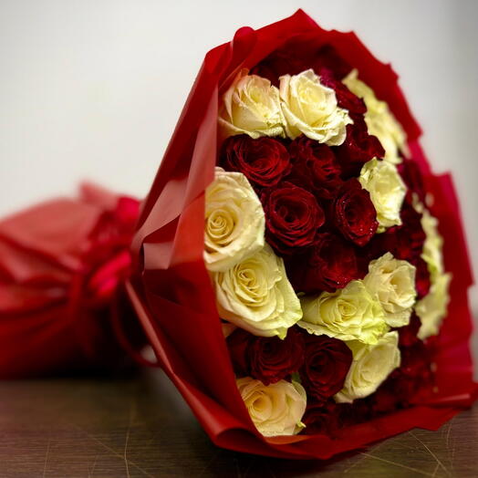 Premium 30 Red and White Roses Mix Bouquet