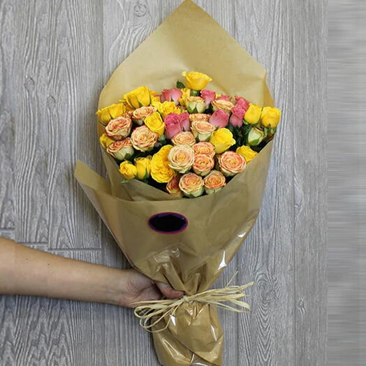 Ramo de rosas spray de colores