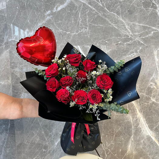 11 Rosas Rojas + Mini Globo