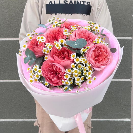 Pink expression and Daisies Bouquet
