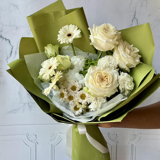 Bouquet Murmure d'Émeraude avec hortensias premium
