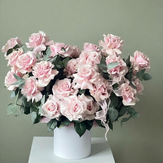 تنسيق فاخر من الورود الفرنسية