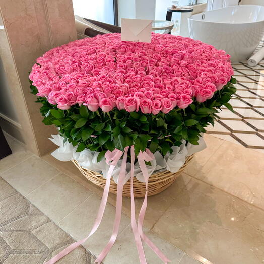 Розовая корзина Grand Luxe