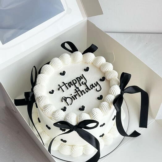 Pastel con cinta negra