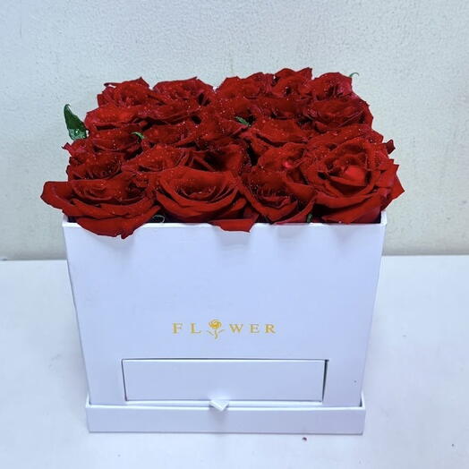 Цветы в коробке