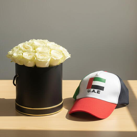Caja sombrerera de rosas blancas | 20 rosas con gorros de la bandera de los EAU – Celebración de la Unidad Dubái