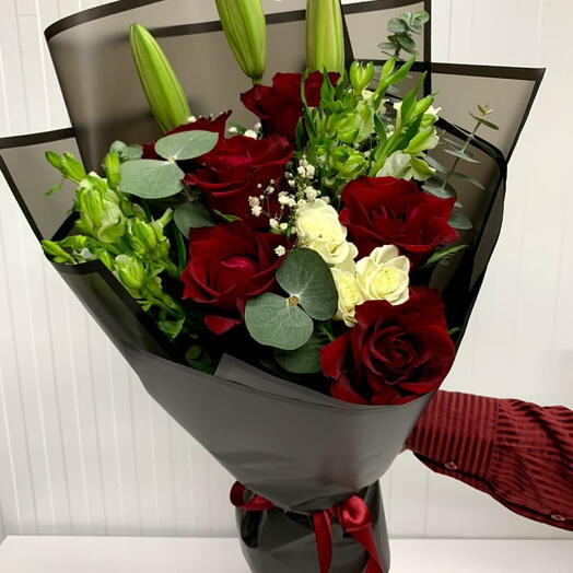 Букет алой любви