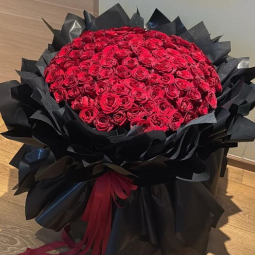 Lujoso ramo de 101 rosas rojas