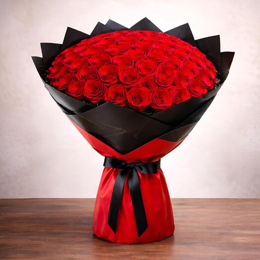 Букет алых гламурных роз (51 роза)
