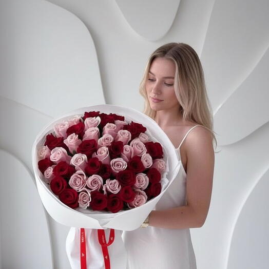 Ramo de flores 51 uds mezcla de rosas rojas y rosadas