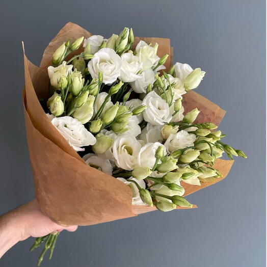 Ramo de 9 eustomas blancas