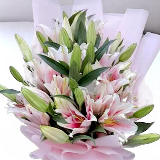 Pink lily bouquet
