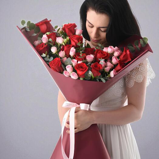 Букет из смешанных роз Гармония любви