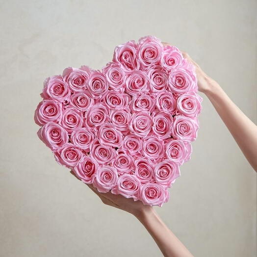 Mon Coeur - Pink roses in heart box