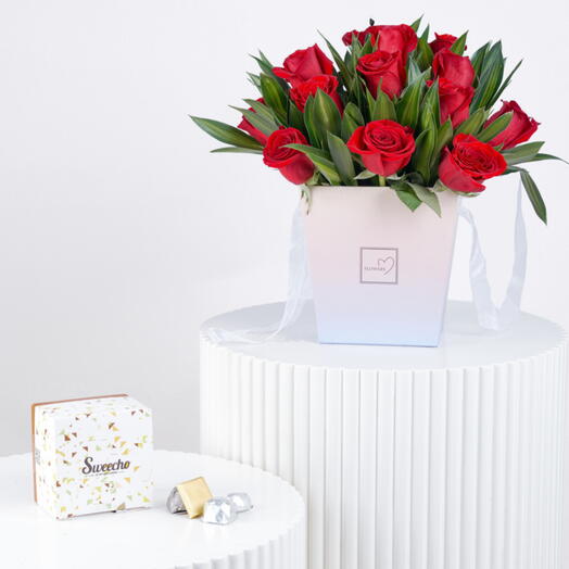 Коробка любви 21 красная роза с шоколадом