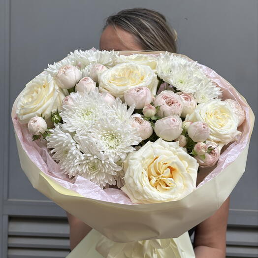 Cream Bouquet