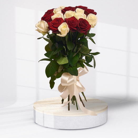 Mothers day Embrace ( 21 Roses )