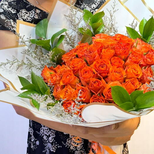 Закатное пламя – букет из 50 оранжевых роз