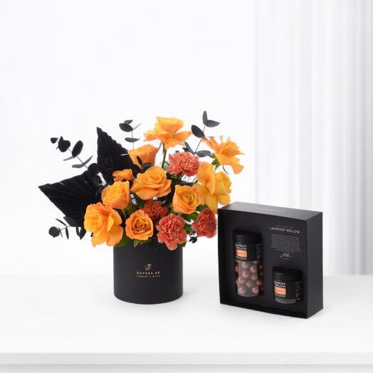 Noir Flame Bloom Black Box With Lakrids Chocolates