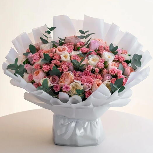 Amore And Fiori премиум букет, связанный вручную