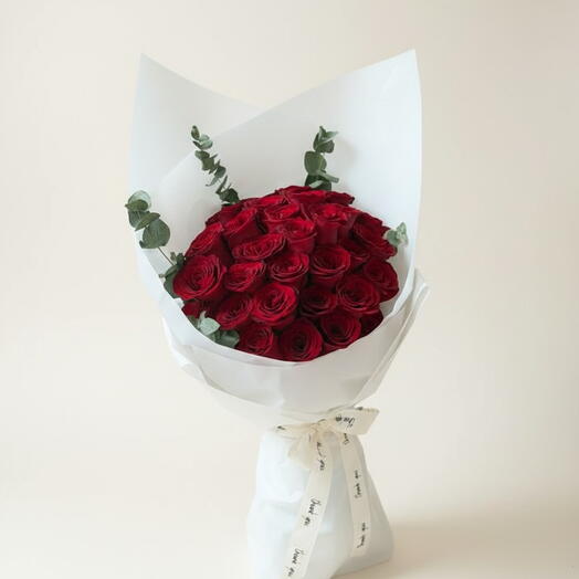 Luxueux bouquet de fleurs rouges