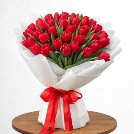 Amour au premier regard _ Bouquet de 51 tulipes rouges