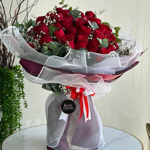 ЯРКО-КРАСНЫЕ РОЗЫ