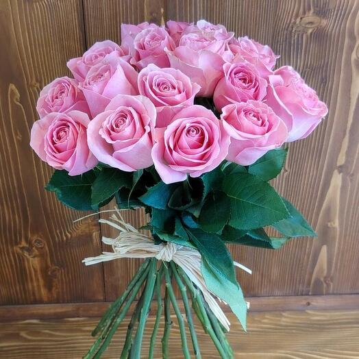 Роскошные розовые цветы