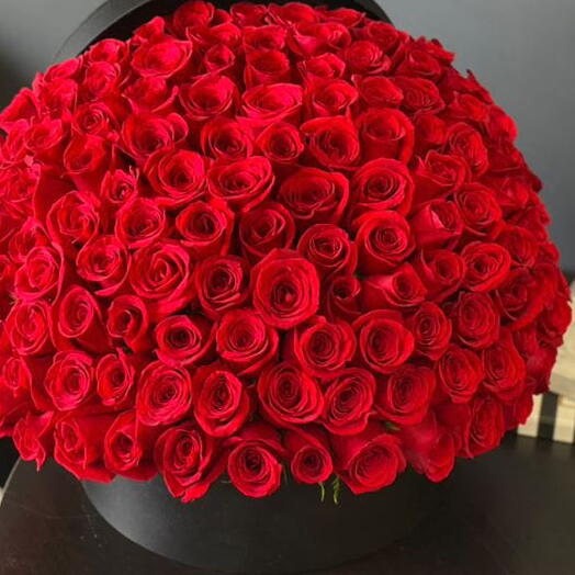 150 Red Rose Box
