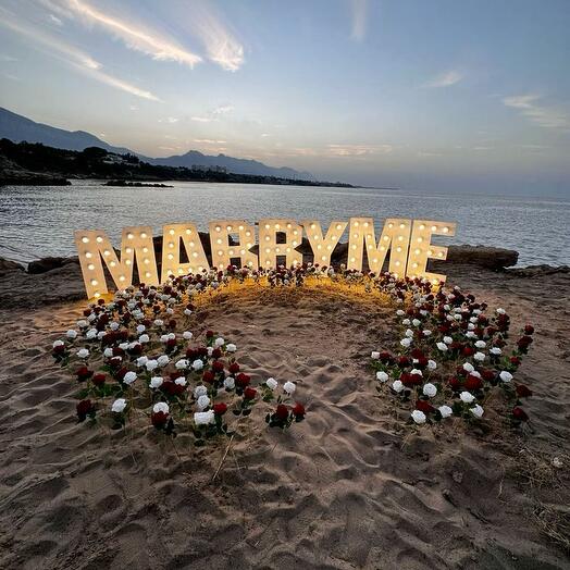 Merry me flowers decoration