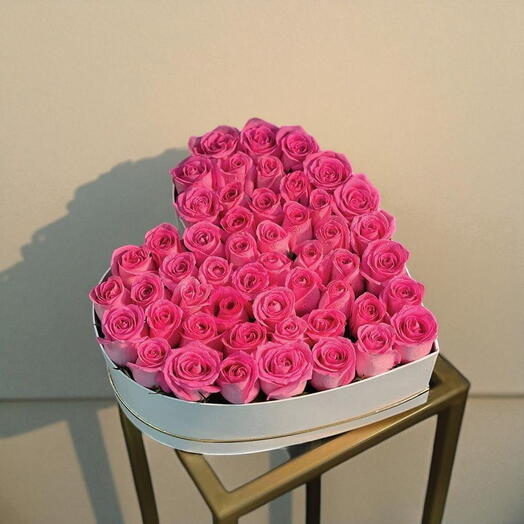 РОЗОВЫЕ РОЗЫ В КОРОБКЕ MEDAM