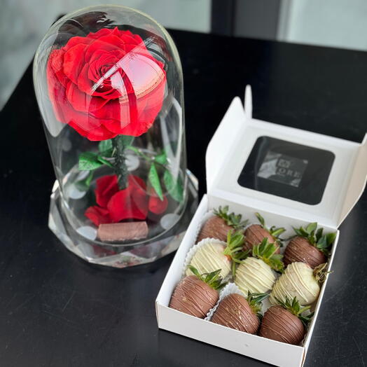 Eternal Rose and Chocolate Strawberry