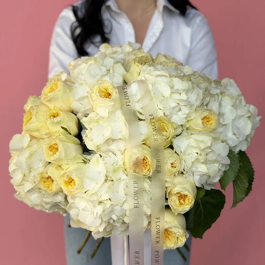 Golden Grace: Large Bouquet of Yellow Roses and White Hydrangeas