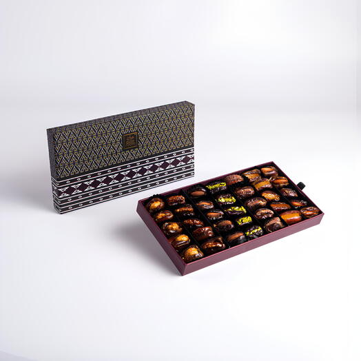 Коробка фаршированных фиников Al Bait