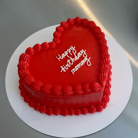 Pastel de corazón rojo 'Feliz cumpleaños'