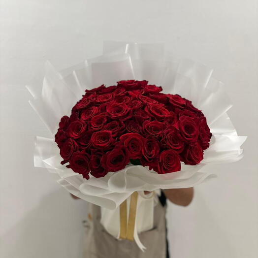 EVER RED ROSE  IN A BQT