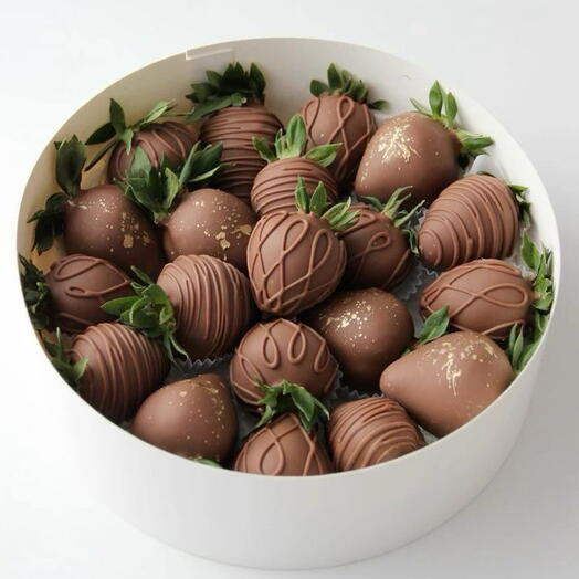 Luxury Milk Chocolate Covered Strawberry Box