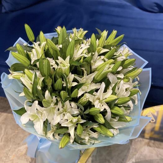 Bouquet of white lilies 25