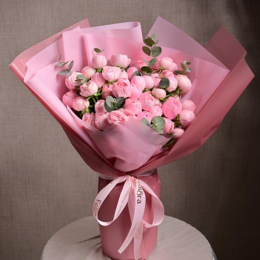 Mono Bouquet of Mansfield  Peony Roses 6097